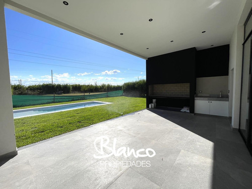 Casa En Venta En Haras Santa Maria, Escobar, G.b.a. Zona Norte