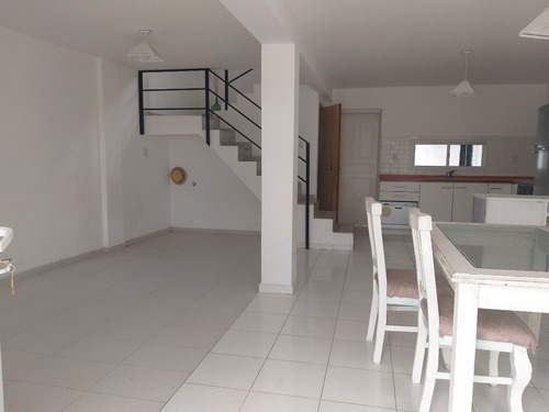 Moderna Casa En 2 Plantas