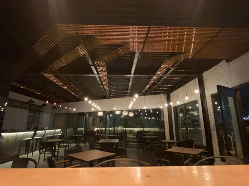 Traspaso Restaurante Bar Todo Acondicionado Con Lic. Alcohol