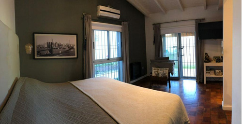 Venta - Casa 3dorm + Depto - Patio Y Pileta