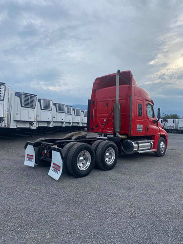 Imagen 5 de 15 de Tracto Camion Cascadia