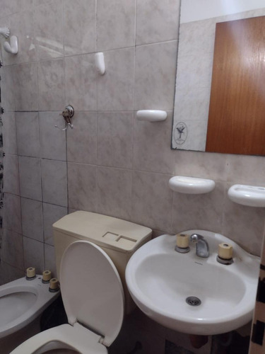 Imagen 12 de 16 de Departamento En Excelente Ubicacion !!!!!