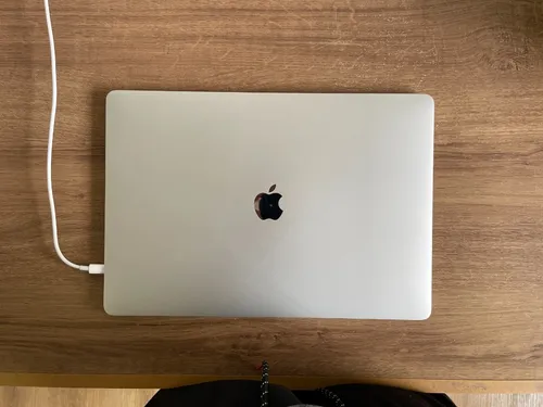 Macbook Pro 2017 Usado 16gb I7 512gb 15 Pol. Impecável Macbook Pro 2017 Usado 16gb I7 512gb 15 Pol. Impecável