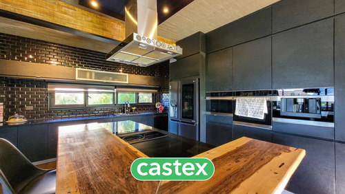 Casa A La Laguna En Venta En Vistas, Puertos