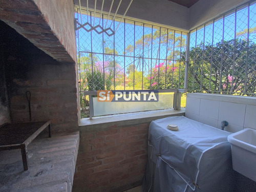 Imagen 7 de 15 de Punta Del Este, 2 Dormitorios Y 2 Baños, Cochera, Terraza Y Parrillero.