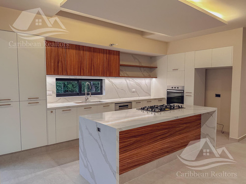Casa En Venta En Via Cumbres Cancun