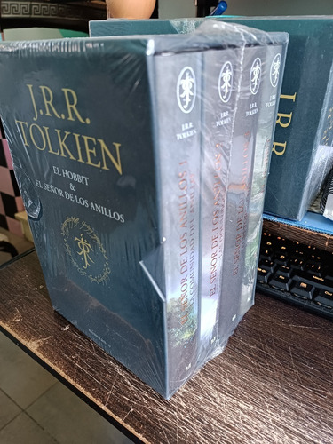 Stock Estuche Tolkien El Hobbit + El Señor De Los Anillos Td