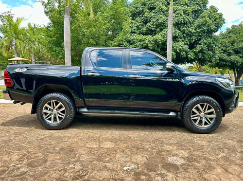 Toyota Hilux 2.8 Tdi Srx Cab. Dupla 4x4 Aut. 4p