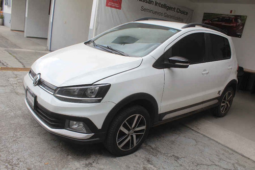 Imagen 3 de 15 de Volkswagen Crossfox 2017 5p Hb L4/1.6 Man 10 Años