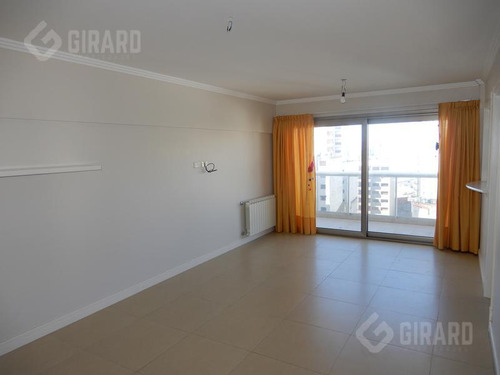 Retasado. 3 Amb. Moderno, Con Cochera Para 2 Autos - Edificio Delfi 7.