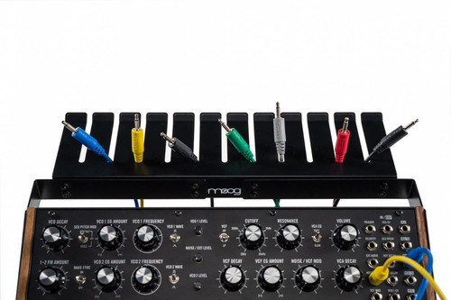 Imagen 5 de 8 de Moog Sound Studio Mother-32 Y Dfam Sintetizadores Audiotecna