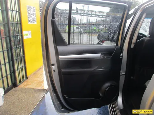 Toyota Hilux Doblecabina 4x4 2400cc Mt Aa
