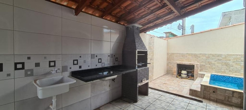 Imagem 5 de 13 de Linda Casa Pertinho Da Praia. Venha Conferir.