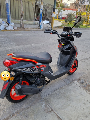 Imagen 2 de 9 de Moto Ronco 125 Automatica Con Soat