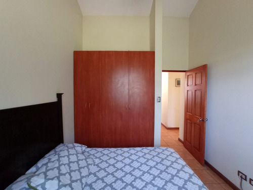 Imagen 24 de 30 de Vendo Hermosa Casa Ubicada En Esquina, 4 Dormitorios, Alta Plusvalia Y Seguridad
