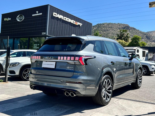 lynk & co 09 2.0T Mhev Awd At8