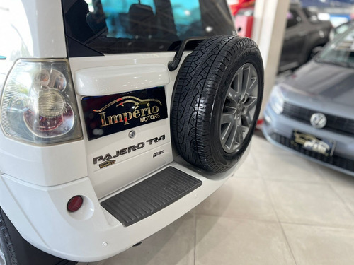 Mitsubishi Pajero TR4 2.0 4x2 Flex Aut. 5p