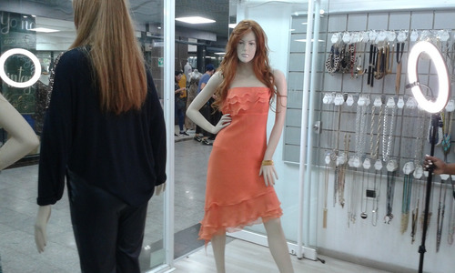 Vestido De Fiesta Corto. Color Salmon. Talla 10. Busto 36-38