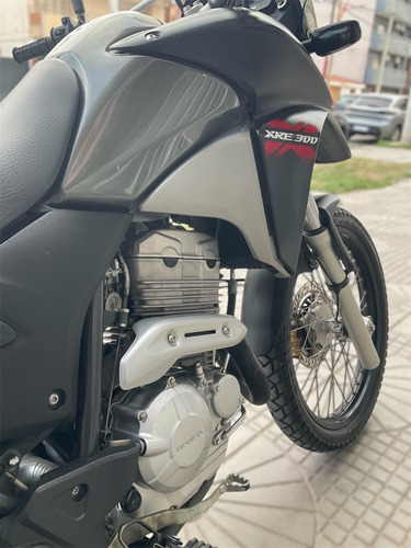 Honda Xre 300 - Hobbycer Bikes