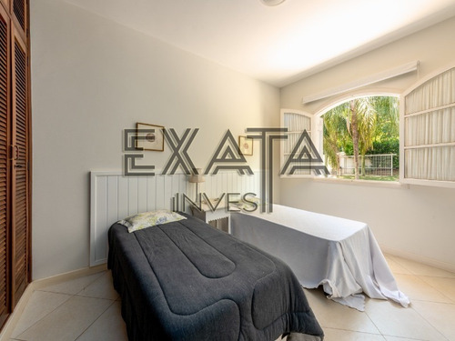 Imagem 18 de 30 de Condomínio Chácara Polaris, Em T: De 8.200,00m²,1.246,11m², Hall De Entrada, Lavabo, Living Para Vários Ambs. Lareira, Home Theater, 5 Dormitórios Sendo 3 Suítes. - Ca00924 - 70749246