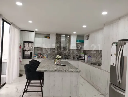 Venta Casa Fraccionamiento Bosques De Zavaleta!!