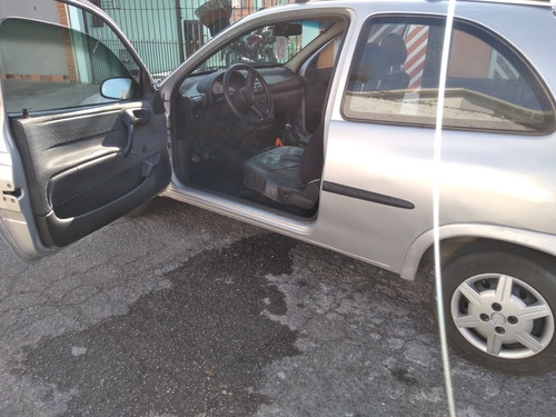 Imagem 4 de 15 de Chevrolet Corsa 2001 1.0 Wind 3p