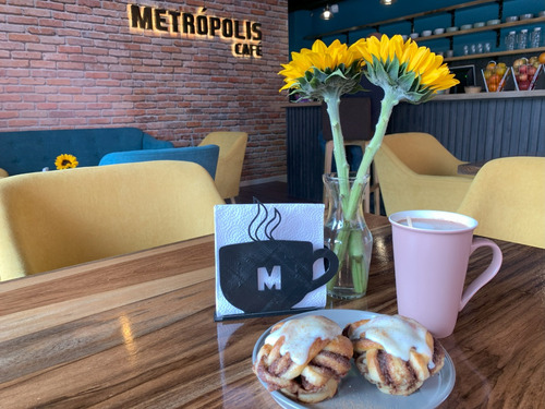 Se Vende Elegante Cafetería En Zona Altamente Comercial En Ibarra
