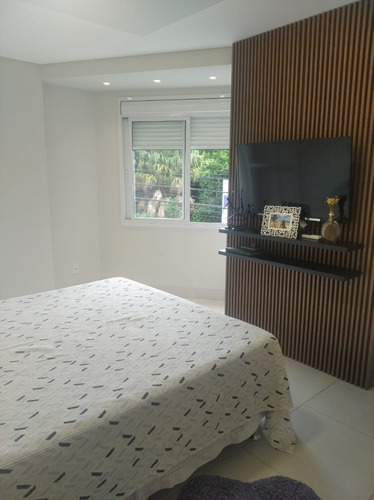 Imagem 12 de 15 de Apartamento A Venda Com 3 Quartos No Bairro Abraao Em Florianopolis - V-81992