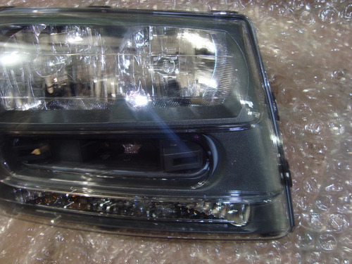 Faro Derecho Trail Blazer Año 02-05 Original