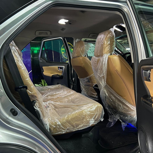 Imagen 7 de 14 de Toyota Fortuner Dubai 2022