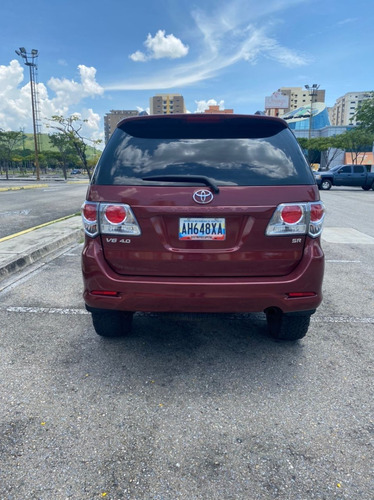 Imagen 5 de 12 de Toyota Fortuner Sr 4x4