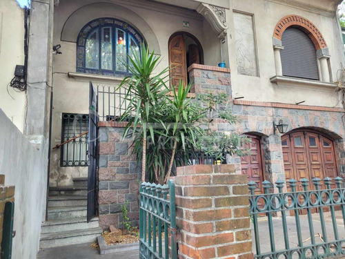 En Venta Gran Casa De Altos, 3 Dorm Y 2 Baños, Barrio Atahualpa