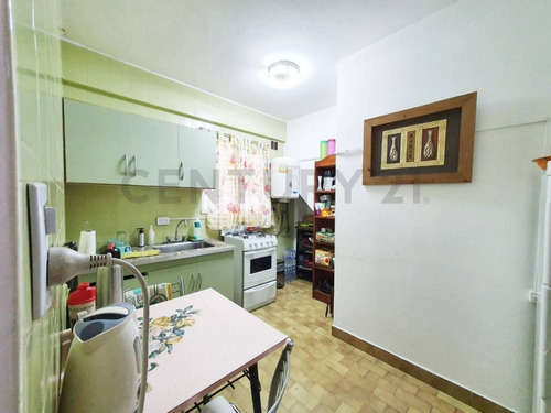 Imagen 11 de 14 de En Venta Departamento De 2 Ambientes Con Balcón Terraza En Flores.
