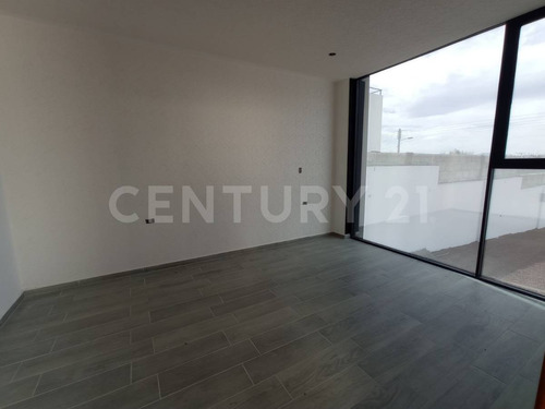 Casa En Venta En Solares Banthí, San Juan Del Río, Querétaro.