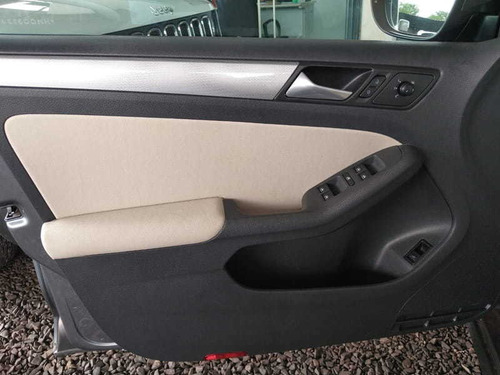 Imagem 8 de 11 de Volkswagen Jetta Trendline Tiptronic 1.4 Tsi Aut. 2017