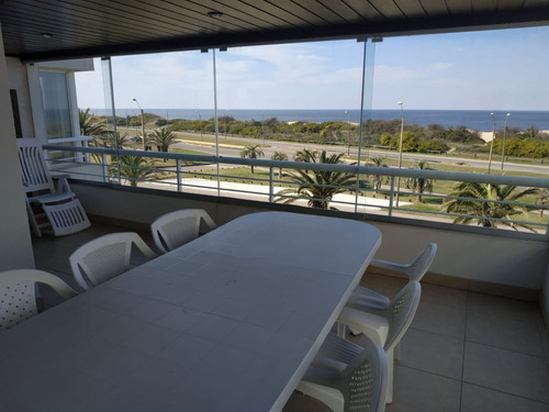 Apartamento En Alquiler Por Temporada De 3 Dormitorios En Playa Brava (ref: Bpv-8329)