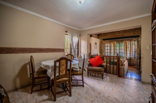 Casa En Venta De 3 Dormitorios Con Pileta En Ciudad Evita