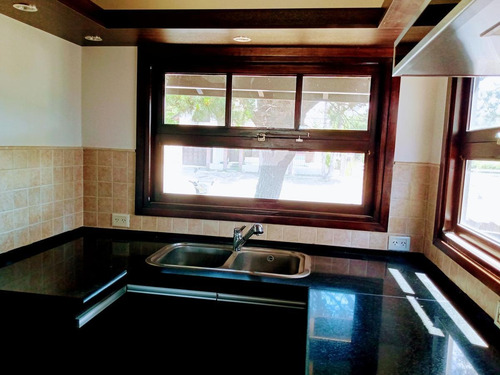 Imagen 11 de 14 de Excelente Casa 4 Ambientes Con Piscina En Barrio Residencial