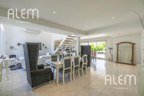 Casa En Venta En Don Joaquin, Canning