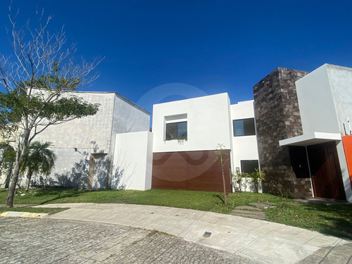 Casa En Venta En Parque Tabasco