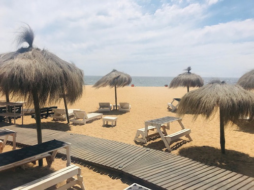 Hermoso Complejo De 4 Cabañas Con Vista Al Mar