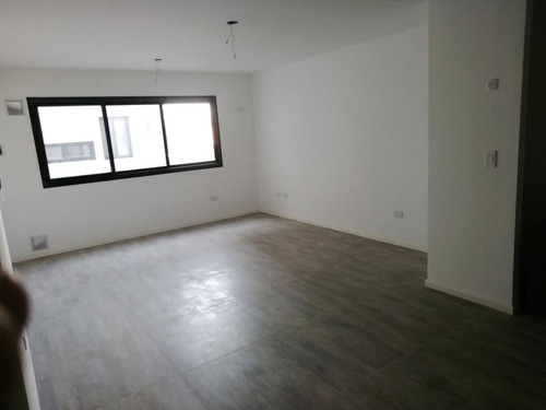 Imagen 9 de 9 de Hermoso Departamento De Un Dormitorio, Amplio, Luminoso, Con Balcón A La Calle Y A La Venta.