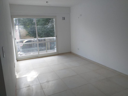 Imagen 4 de 10 de Departamento - Adrogue