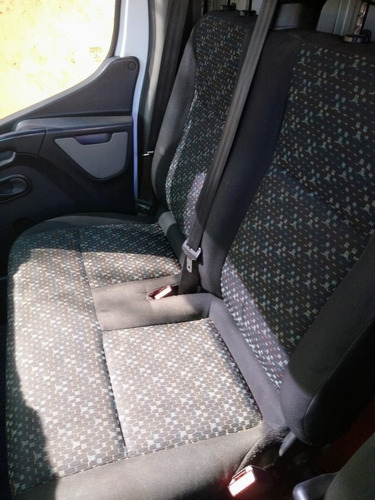 Imagen 7 de 14 de Renault Master 2013 2.3 T4 Dci130 L1h1 Aa Furgon Corto