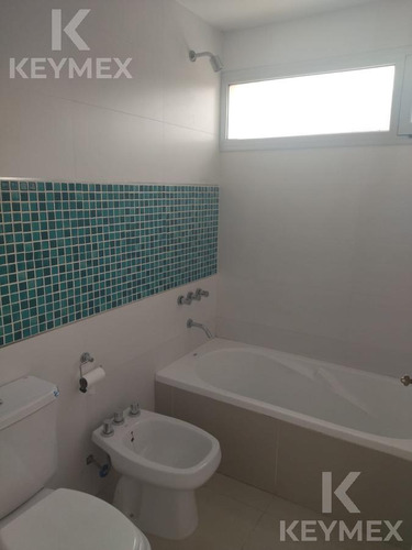 Departamento De Un Dormitorio Con Cochera En Centro De La Plata - Diagonal 77 Entre 8 Y 43