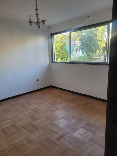 Cómoda Casa Recien Remodelada, Sector Residencial