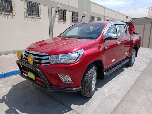 Imagen 12 de 12 de Camioneta Toyota Hilux 4x4 Turbo Diesel Intercooler Srv