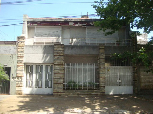 Casa En Venta En Caseros