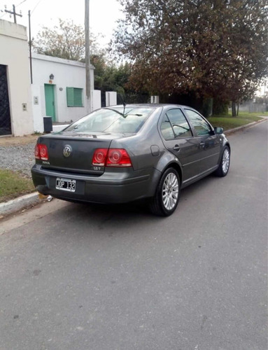Volkswagen Bora 1.8 Highline T 180cv 2011