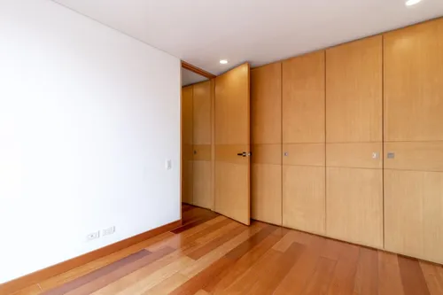 Apartamento En Venta En El Chicó. Cod V11727